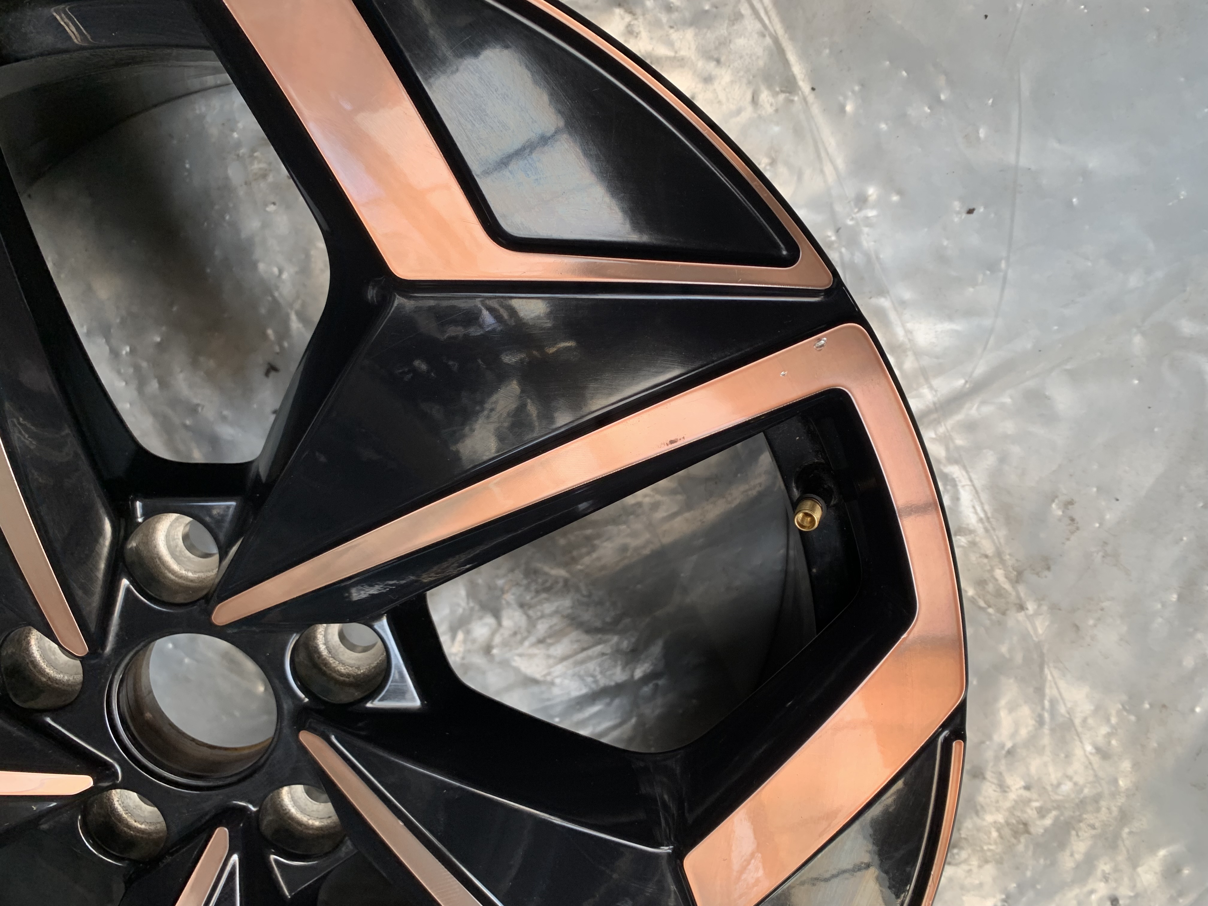 1 Original VW Alloy Wheel Andoya 7.5Jx19 ET50 10A601025J ID